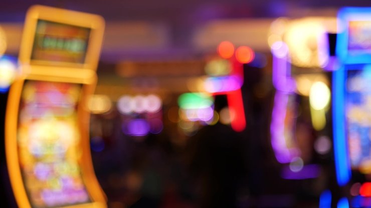 imbaslot link mobile app showing Lucky Neko slot interface with spin button, bet adjustment, and current balance on Android and iOS